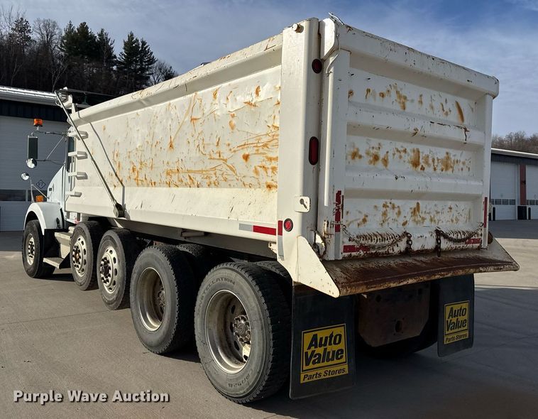 image for item DH9820 2005 Kenworth T800 dump truck