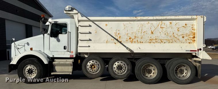image for item DH9820 2005 Kenworth T800 dump truck