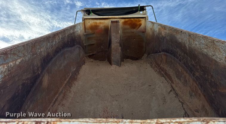 image for item DH9820 2005 Kenworth T800 dump truck