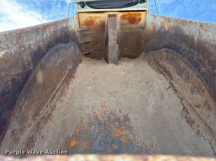 image for item DH9820 2005 Kenworth T800 dump truck