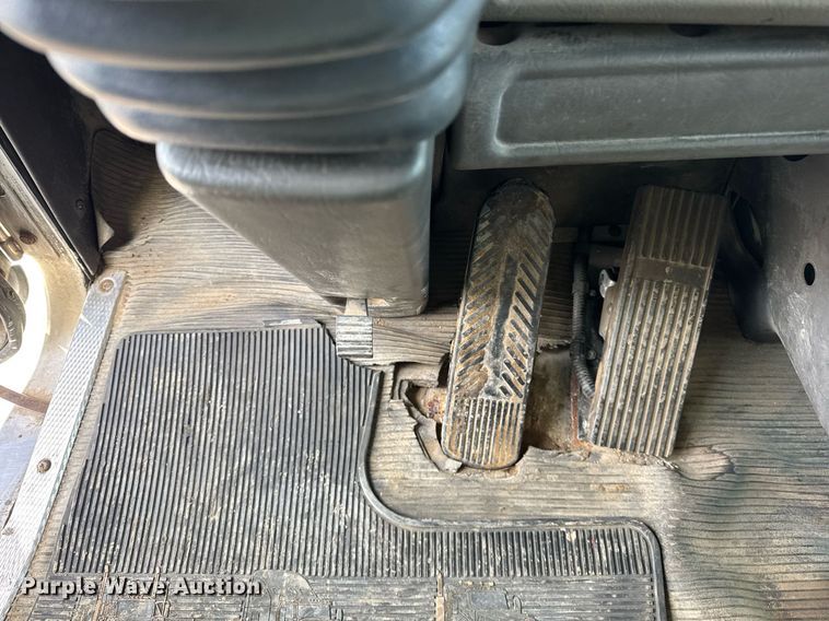 image for item DH9820 2005 Kenworth T800 dump truck