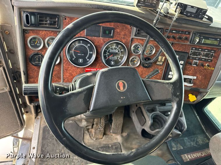 image for item DH9820 2005 Kenworth T800 dump truck