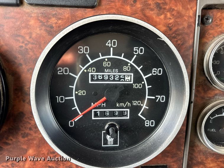 image for item DH9820 2005 Kenworth T800 dump truck