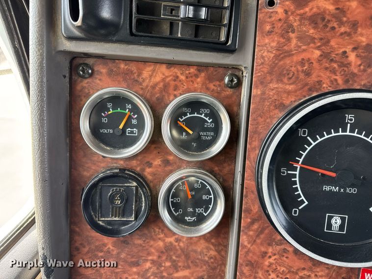 image for item DH9820 2005 Kenworth T800 dump truck