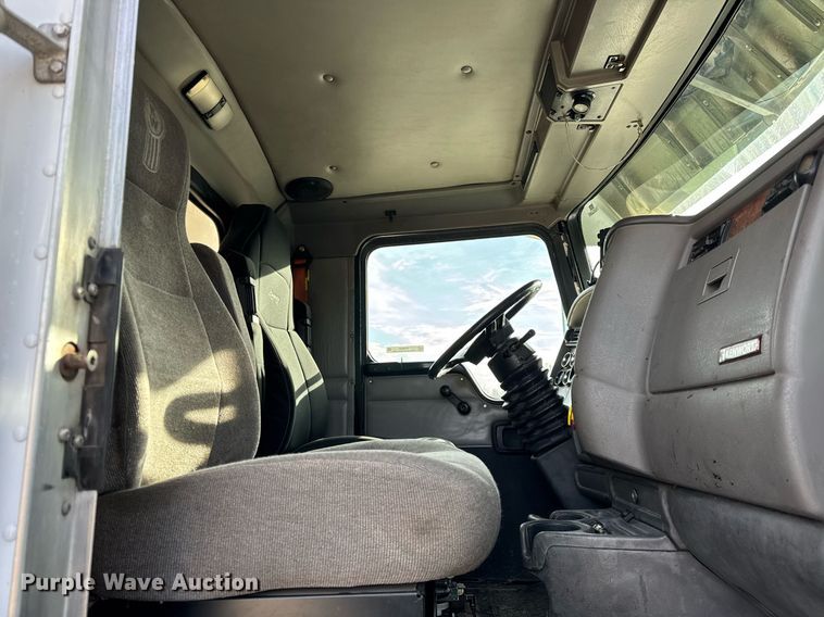 image for item DH9820 2005 Kenworth T800 dump truck