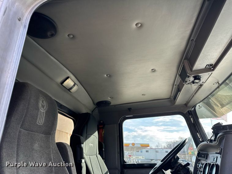 image for item DH9820 2005 Kenworth T800 dump truck