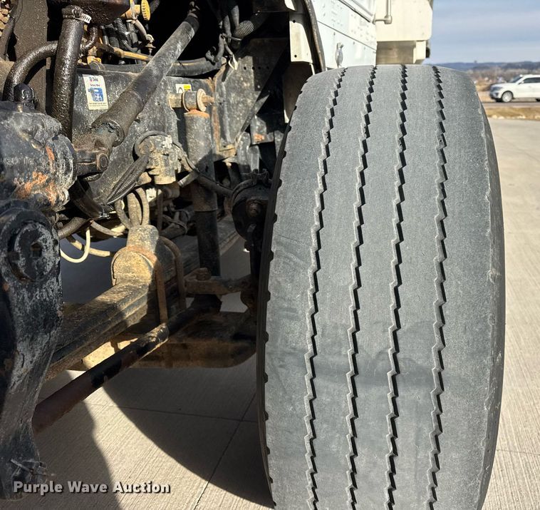 image for item DH9820 2005 Kenworth T800 dump truck