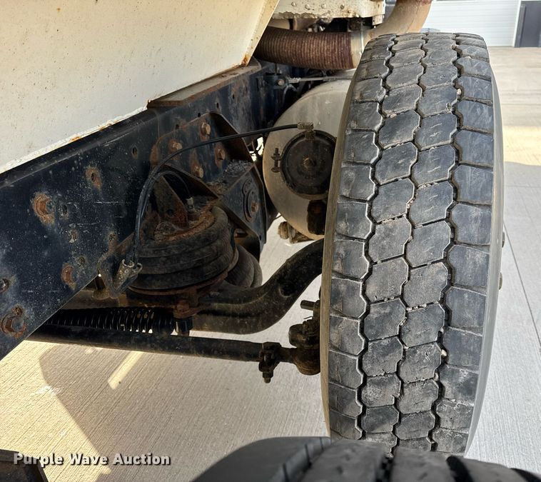 image for item DH9820 2005 Kenworth T800 dump truck