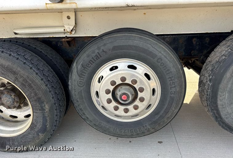 image for item DH9820 2005 Kenworth T800 dump truck