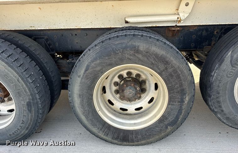 image for item DH9820 2005 Kenworth T800 dump truck