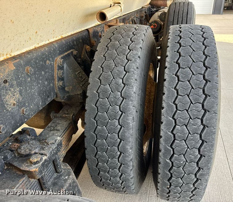 image for item DH9820 2005 Kenworth T800 dump truck