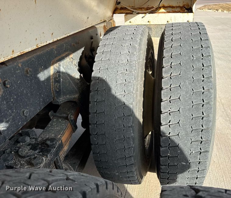 image for item DH9820 2005 Kenworth T800 dump truck