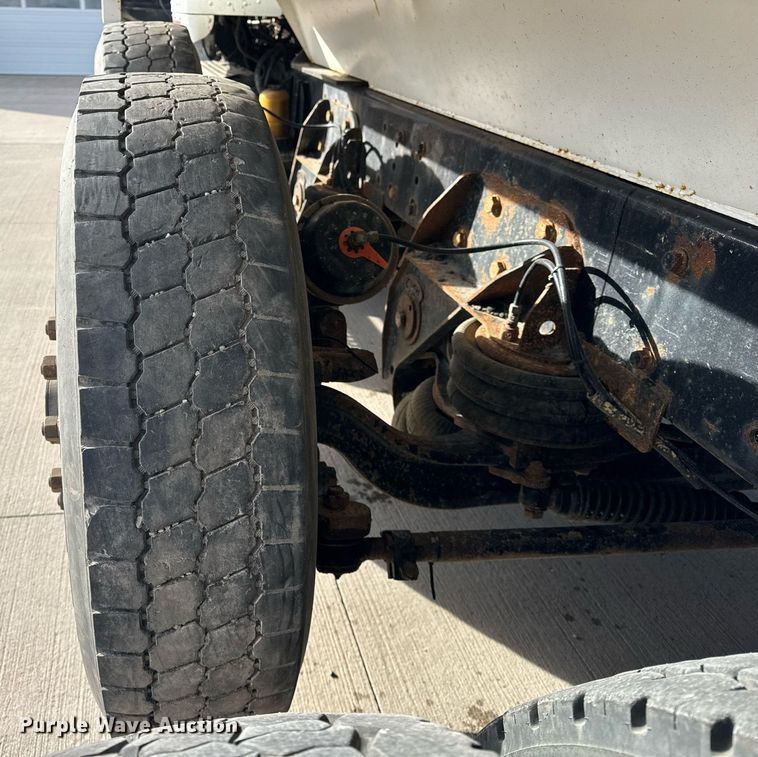 image for item DH9820 2005 Kenworth T800 dump truck