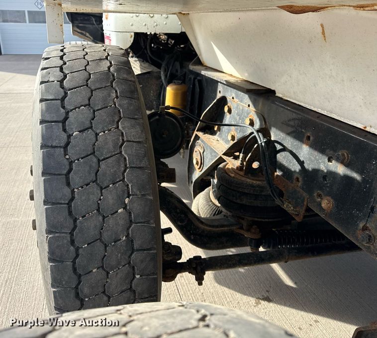 image for item DH9820 2005 Kenworth T800 dump truck