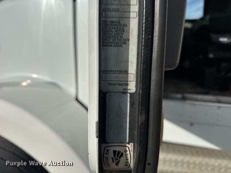 image for item DH9820 2005 Kenworth T800 dump truck