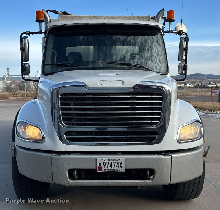 image for item DH9821 2005 Freightliner M2 dump truck