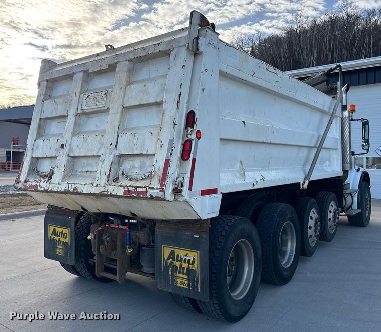 image for item DH9821 2005 Freightliner M2 dump truck