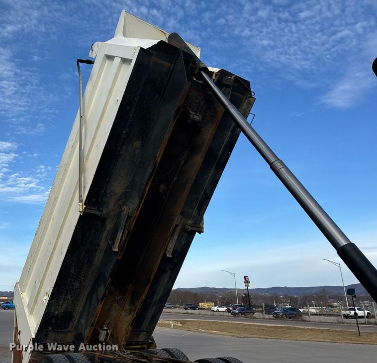 image for item DH9821 2005 Freightliner M2 dump truck