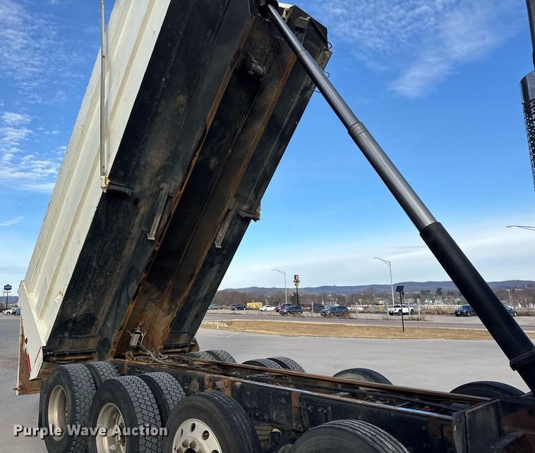 image for item DH9821 2005 Freightliner M2 dump truck