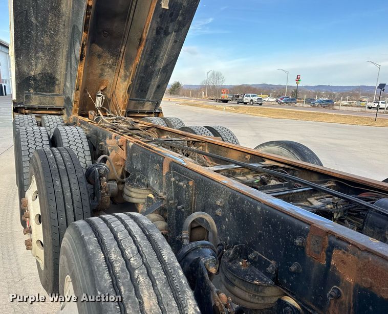 image for item DH9821 2005 Freightliner M2 dump truck