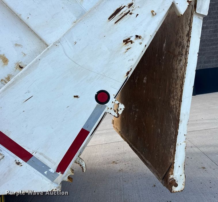 image for item DH9821 2005 Freightliner M2 dump truck