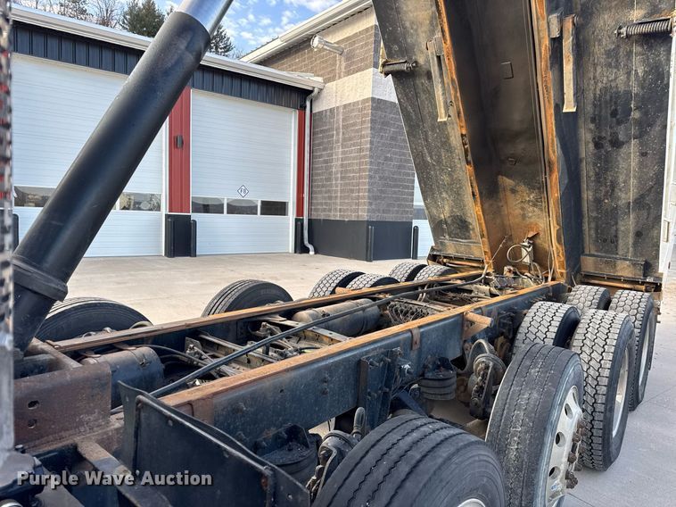 image for item DH9821 2005 Freightliner M2 dump truck