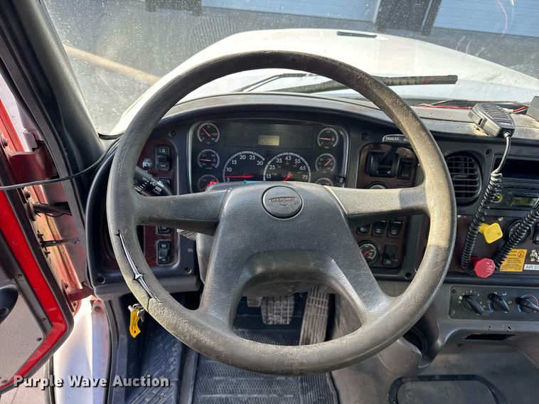 image for item DH9821 2005 Freightliner M2 dump truck