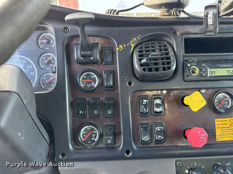 image for item DH9821 2005 Freightliner M2 dump truck