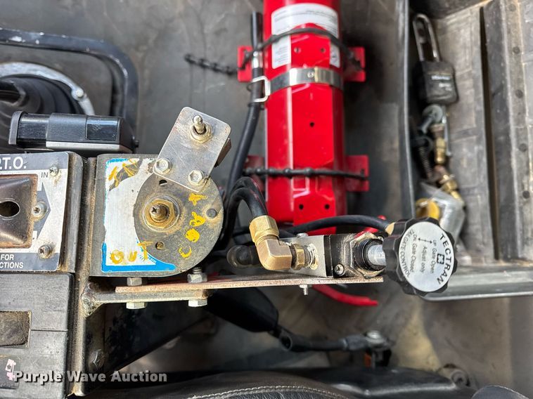 image for item DH9821 2005 Freightliner M2 dump truck