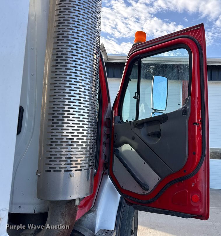 image for item DH9821 2005 Freightliner M2 dump truck