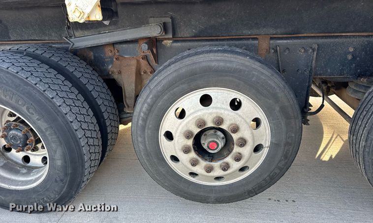 image for item DH9821 2005 Freightliner M2 dump truck