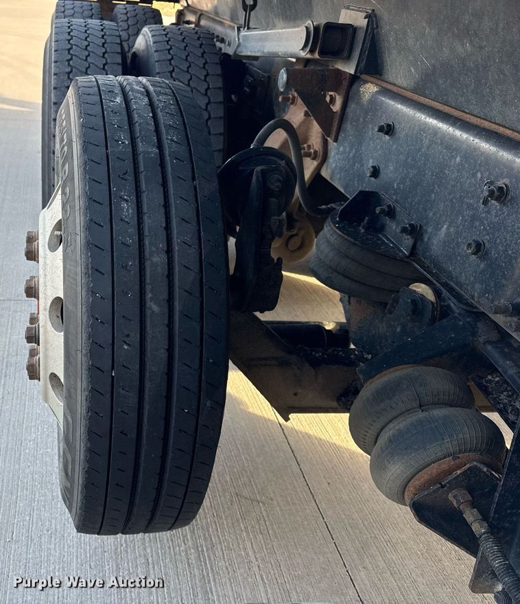 image for item DH9821 2005 Freightliner M2 dump truck