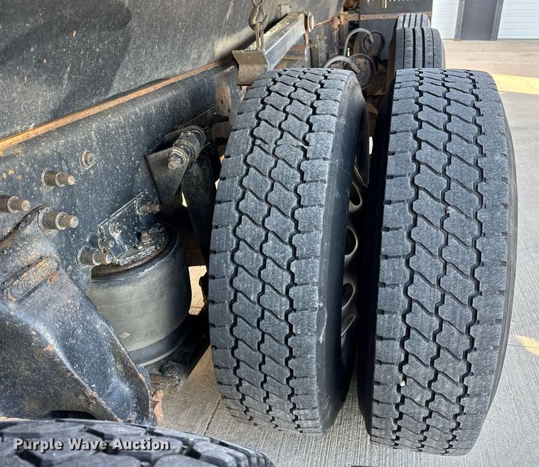 image for item DH9821 2005 Freightliner M2 dump truck