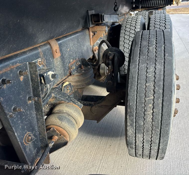 image for item DH9821 2005 Freightliner M2 dump truck