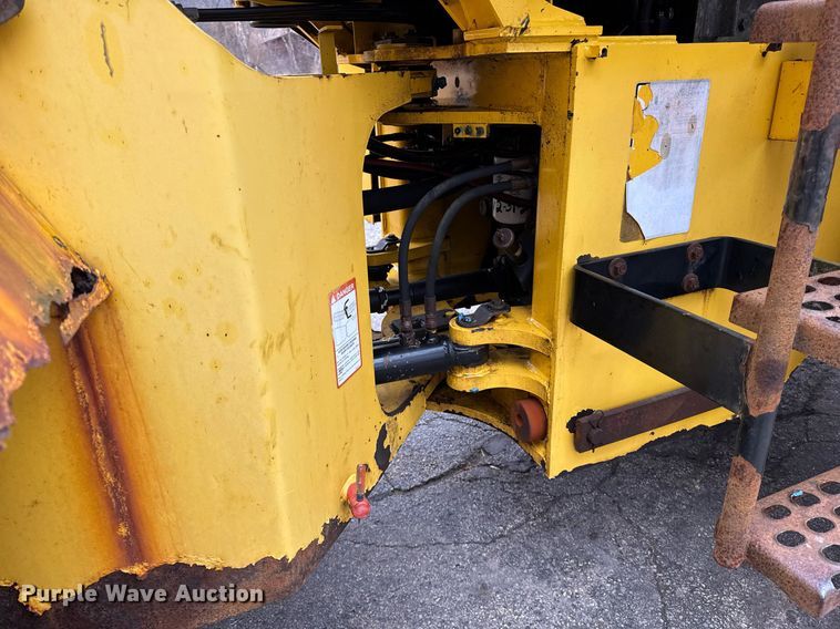 image for item DH9822 2002 New Holland LW110 wheel loader