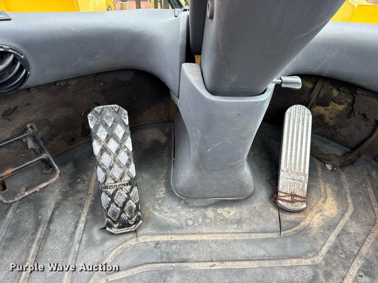 image for item DH9822 2002 New Holland LW110 wheel loader