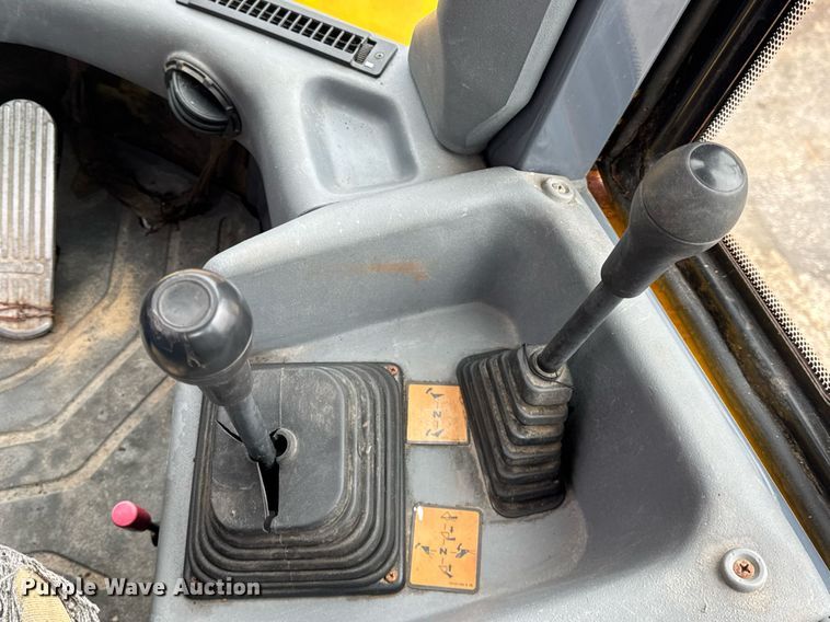 image for item DH9822 2002 New Holland LW110 wheel loader