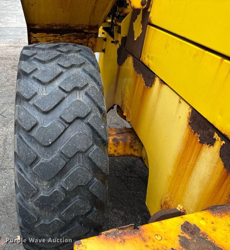 image for item DH9822 2002 New Holland LW110 wheel loader