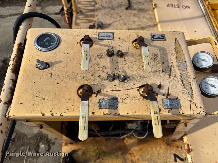 image for item DH9835 KM International 4-48 infrared asphalt heater