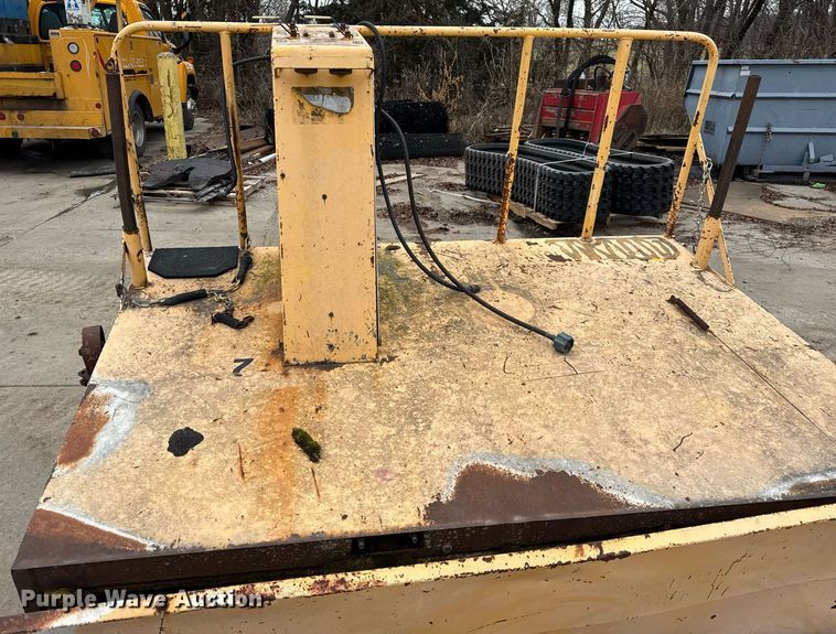 image for item DH9835 KM International 4-48 infrared asphalt heater