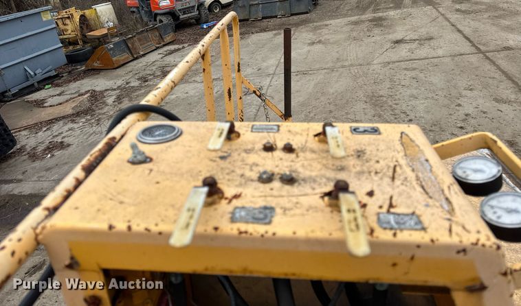 image for item DH9835 KM International 4-48 infrared asphalt heater