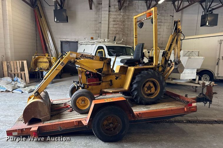 image for item DH9843 1990 Owens Classic tilt deck equipment trailer