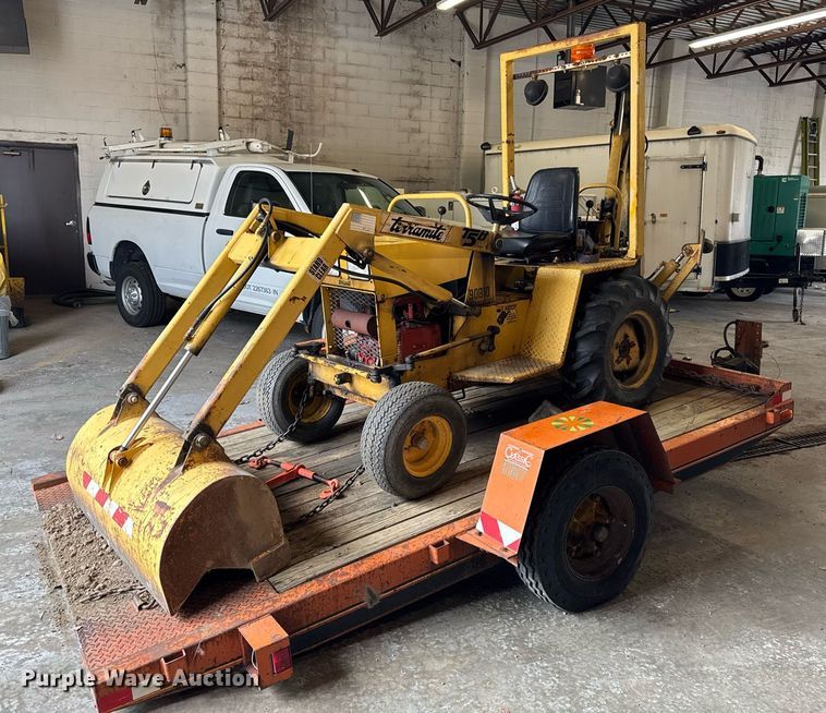 image for item DH9843 1990 Owens Classic tilt deck equipment trailer