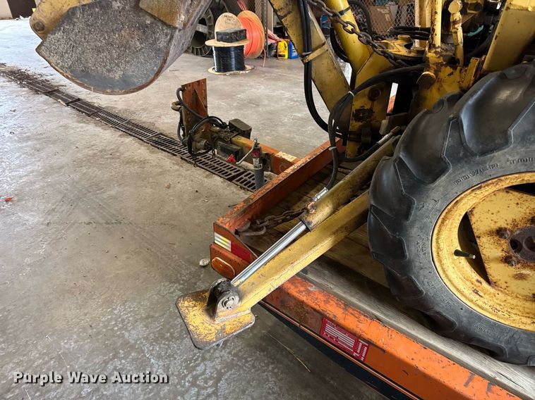 image for item DH9843 1990 Owens Classic tilt deck equipment trailer