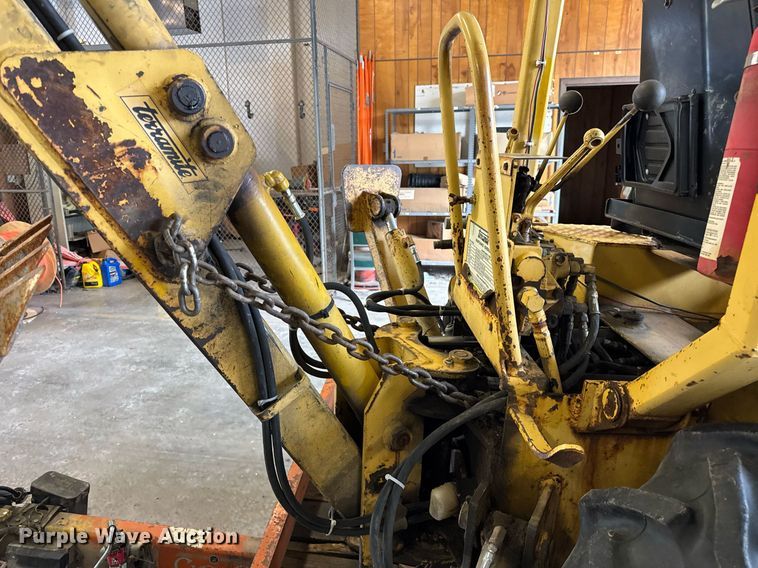 image for item DH9843 1990 Owens Classic tilt deck equipment trailer