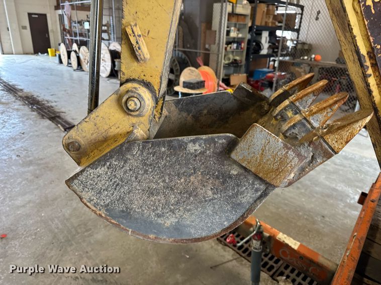 image for item DH9843 1990 Owens Classic tilt deck equipment trailer