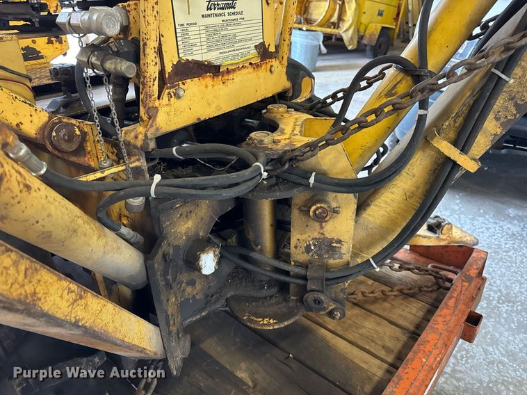 image for item DH9843 1990 Owens Classic tilt deck equipment trailer