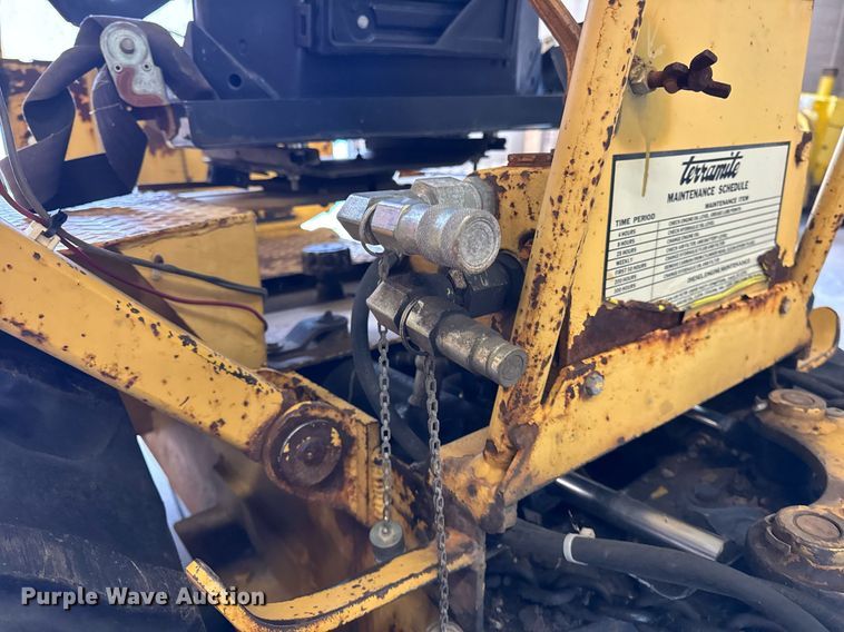 image for item DH9843 1990 Owens Classic tilt deck equipment trailer