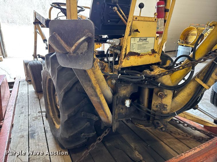 image for item DH9843 1990 Owens Classic tilt deck equipment trailer