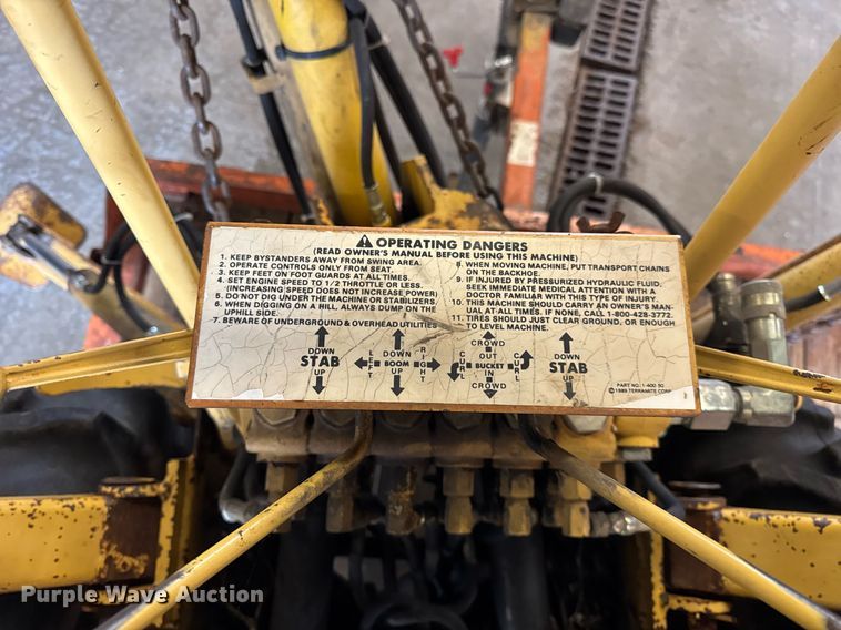 image for item DH9843 1990 Owens Classic tilt deck equipment trailer